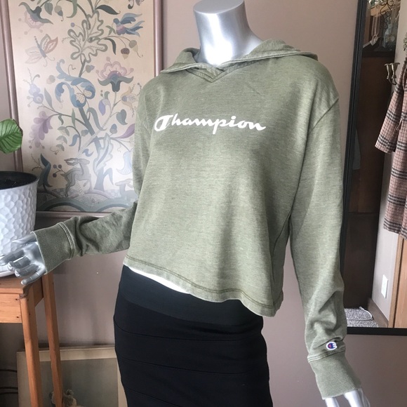 Champion Women's Medium Green Hoodie Cropped Sweatshirt - Picture 2 of 13